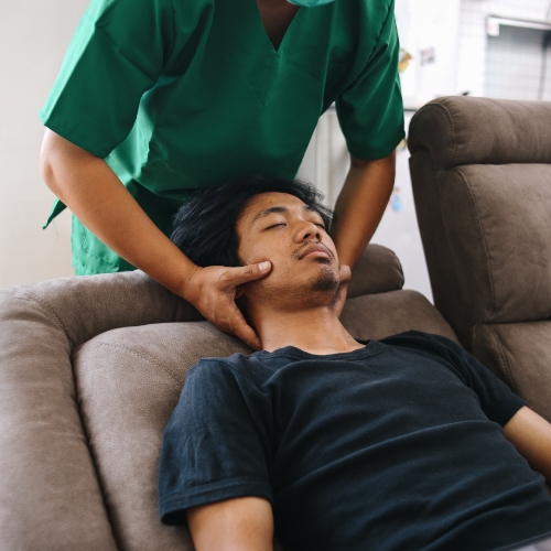 neck-pain-and-headache-relief-Mediways-Physiotherapy-Brampton-ON